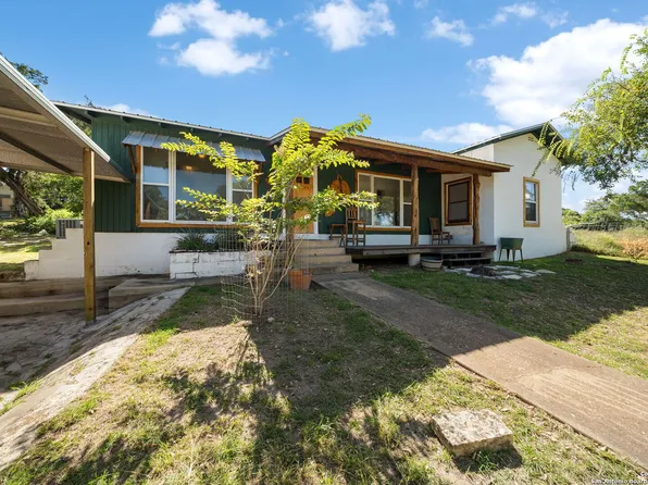 342 Cherokee Dr, Bandera, TX 78003
