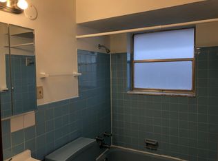 1023 Taman Ct APT D, Saint Louis, MO 63122