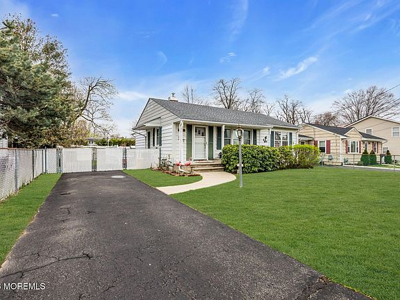 5th image of 9 Robertsville Road