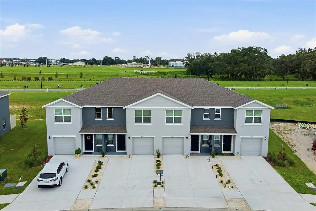 3 bed, 2.5 bath, 1464 sqft, $1,775 — Photo 1