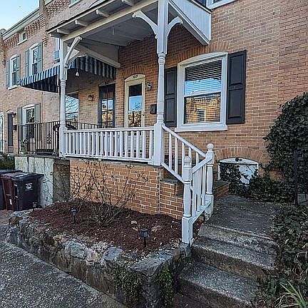 2nd image of 1619 Laurel St