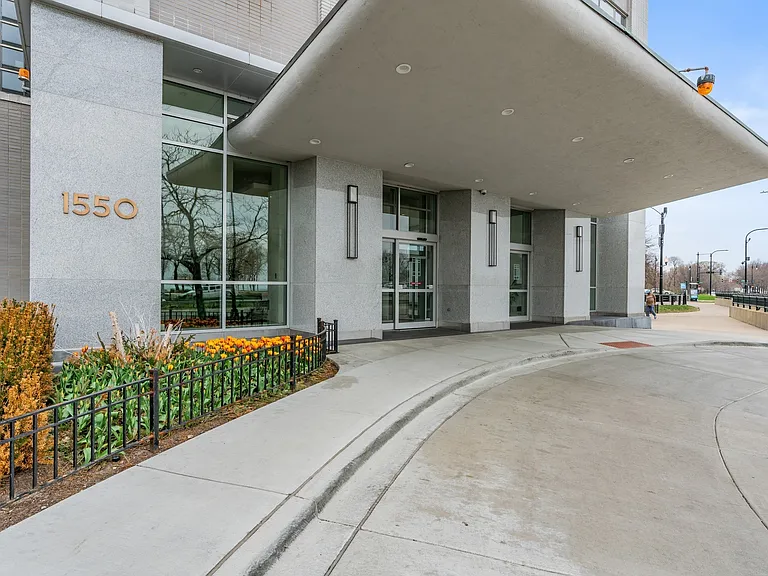 1550 N Lake Shore Dr #3E — Photo 2