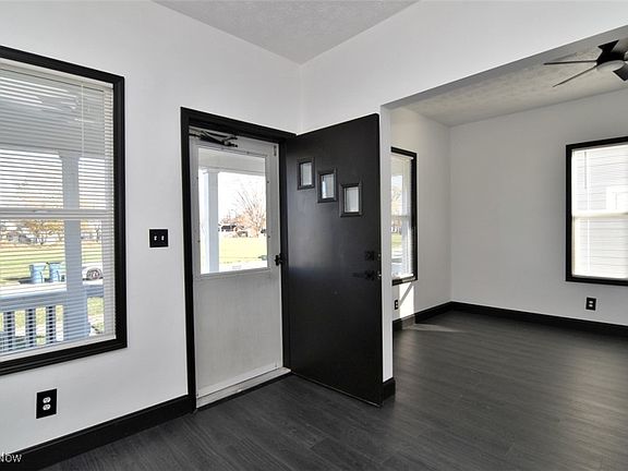 5th image of 1321 W 10th St