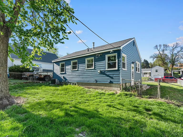 3927 Gold St — Photo 25