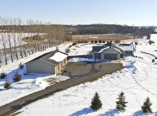 13517 230th St, Hutchinson, MN 55350