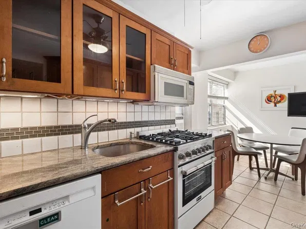 235 Garth Road #D6A, Scarsdale, NY 10583