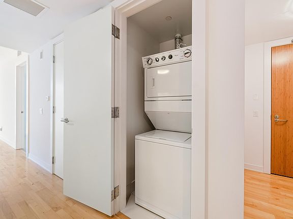 4th image of 301 Mission St APT 8B