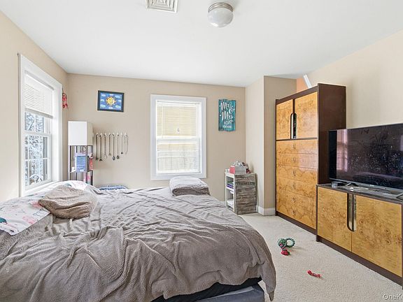 5th image of 64 Wenliss Terrace