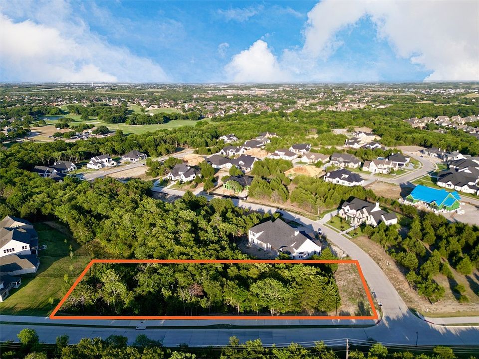 1st image of 305 Broadmoor Dr