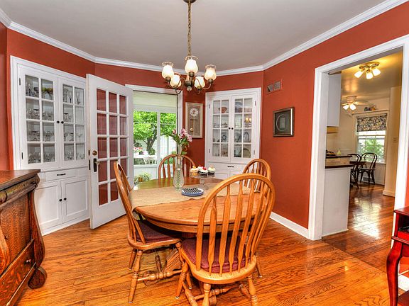 5th image of 9014 Stickney Ave