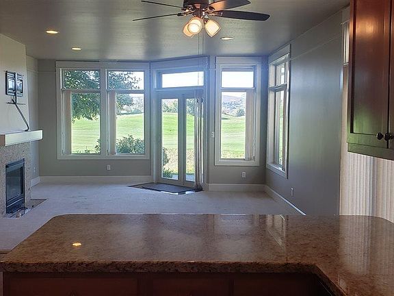 4th image of 461 Columbia Point Dr
