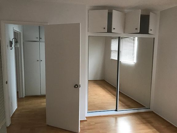 2nd image of 940 Venice Blvd APT 14