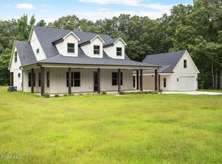 563 Valentine Rd, Holly Springs, MS 38635