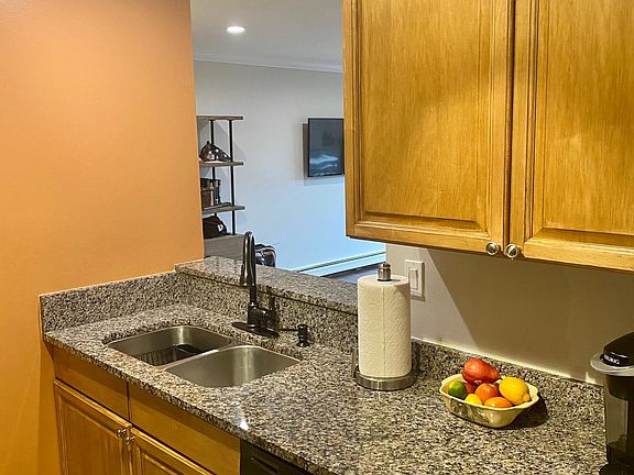 5th image of 1931 Prairie Sq APT 322