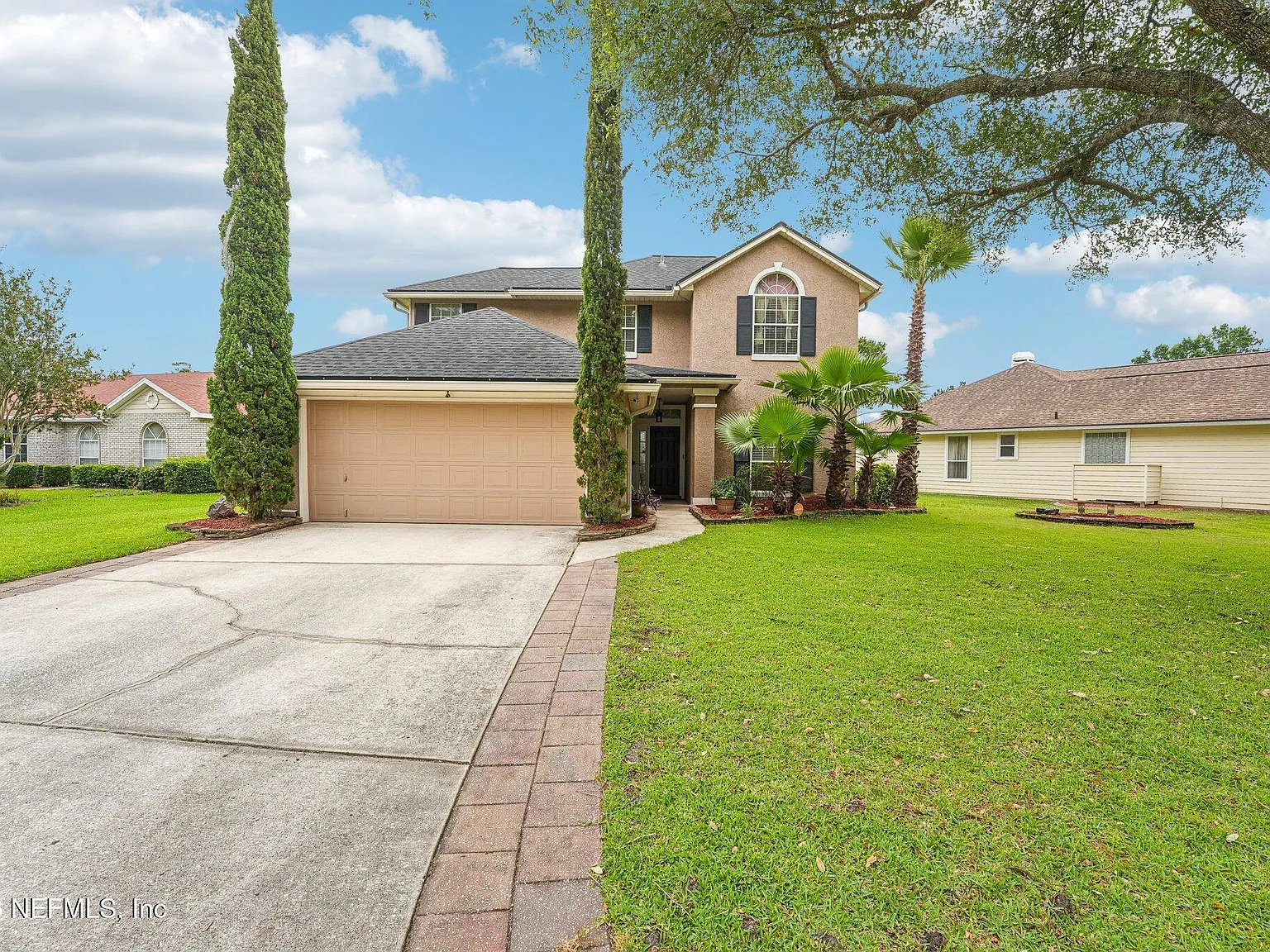 4 bed, 2.5 bath, 2106 sqft, $2,600 — Photo 2