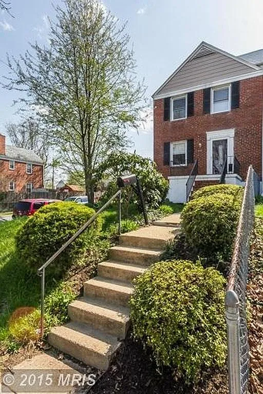 835 Saint Dunstans Rd photo 1