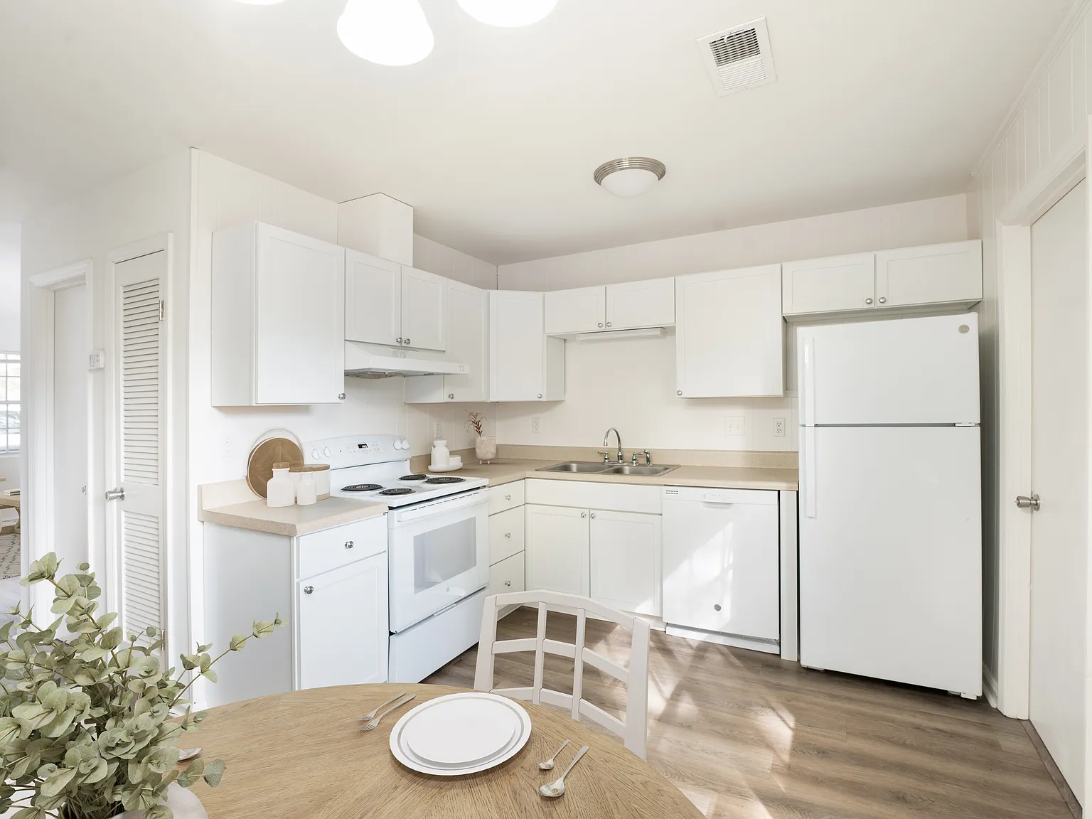 2 bed, 1.5 bath, 1088 sqft, $1,700 — Photo 3