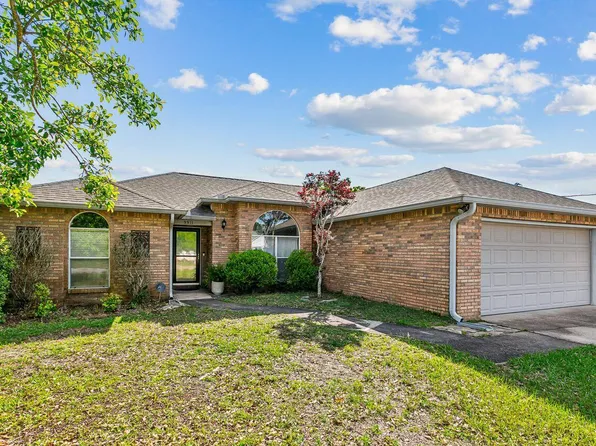 9911 Orion Lake Cir, Navarre, FL 32566