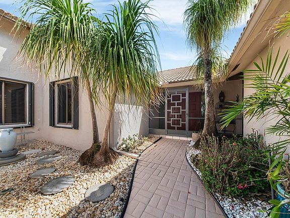 3rd image of 2560 SW 23rd Cranbrook Dr