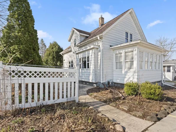 1009 Wisconsin STREET, Watertown, WI 53094