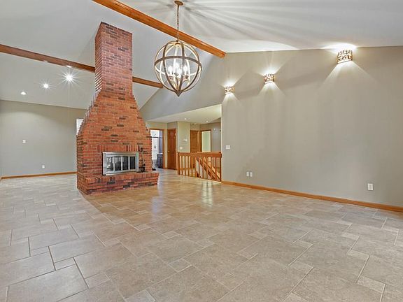 5th image of 30 Heatherwood Ln