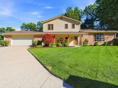 825 Queenswood Ct, Indianapolis, IN, 46217