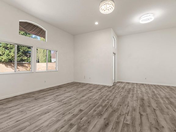 3rd image of 7105 Sunbridge Ln