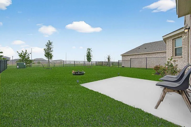 3 bed, 2.5 bath, 2182 sqft, $2,550 — Photo 3