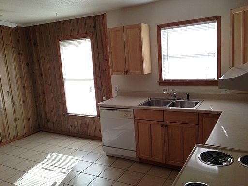 5th image of 4428 McKibben St