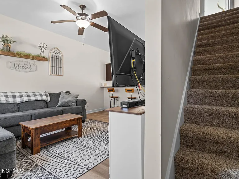 302 Justice Farm Dr — Photo 14