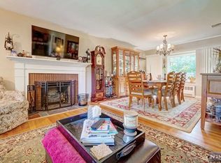 625 Calvin St, Washington Township, NJ 07676