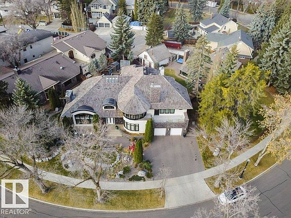 2nd image of 11 Wellington Cres NW