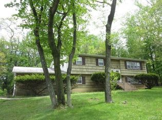 18 Garden St, Chestnut Ridge, NY 10977