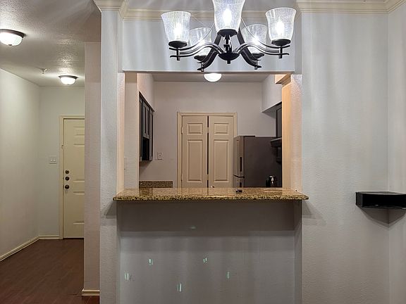 3rd image of 4510 Druid Ln #207
