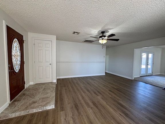 4th image of 1470 Lynn Dr
