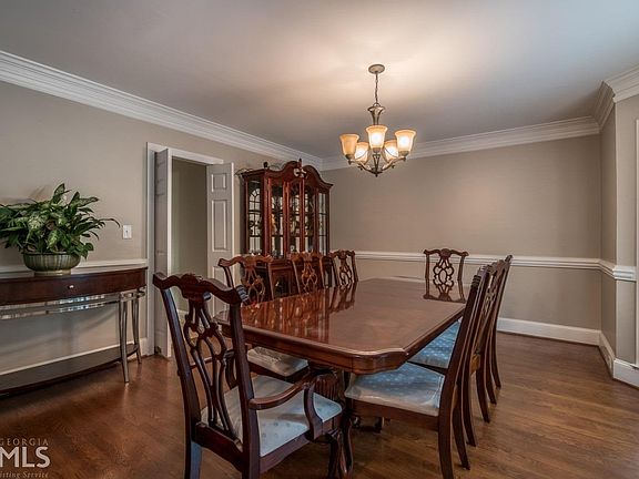 5th image of 351 Woodvine Dr
