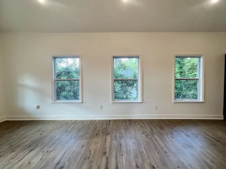 1500 Arlington Ave — Photo 13