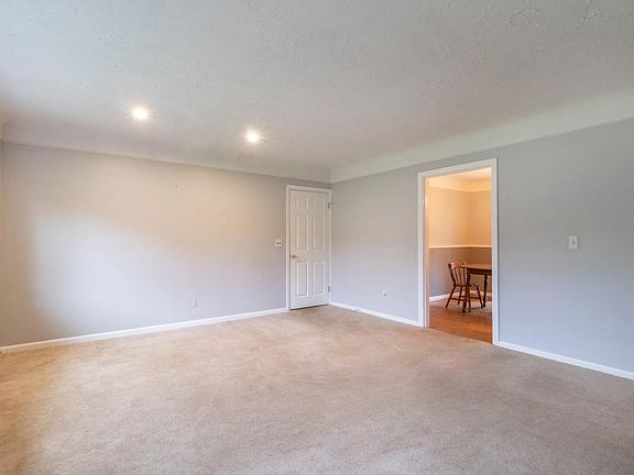 3rd image of 838 Veralois Dr