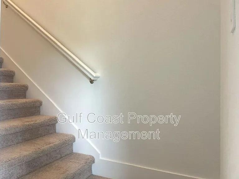 1908 Swivel Ln — Photo 17