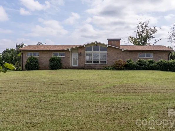 1189 Cajah Mountain Rd, Hudson, NC 28638