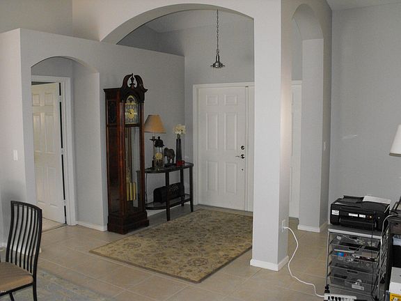 3rd image of 225 SW Chelsea Terr