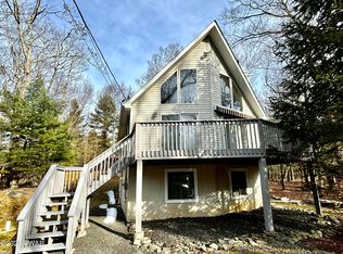 216 Westfall Dr, Dingmans Ferry, PA