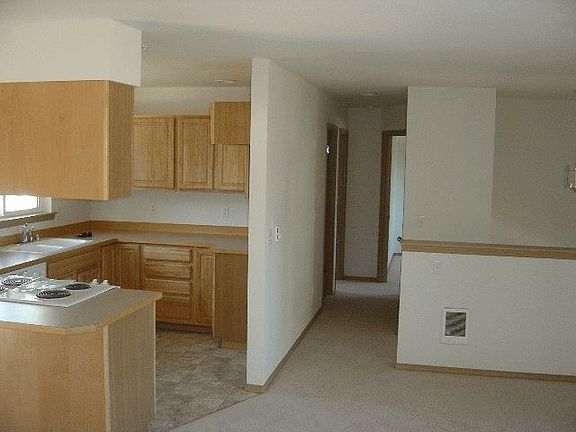 5th image of 12902 Prairie Cir E