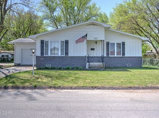 718 W 13th St, Webb City, MO 64870