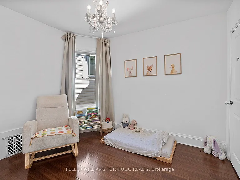 28 Tiverton Ave — Photo 28