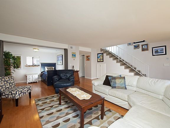 5th image of 845 East Ave