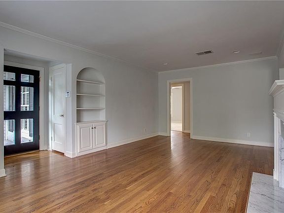 3rd image of 5517 Collinwood Ave