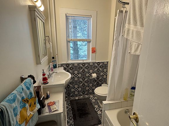 5th image of 31 Armourvilla Ave #2