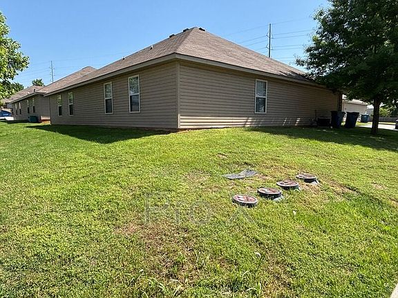 2nd image of 3308 SW Victoria Pl APT 2