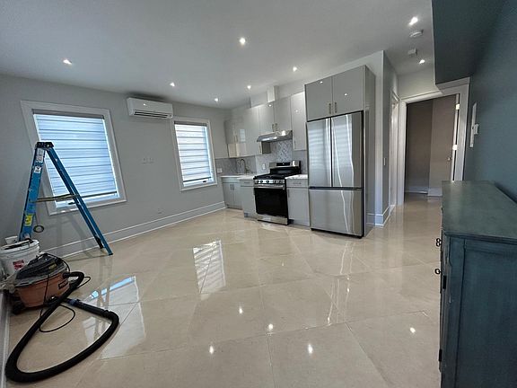 2nd image of 88 Mulberry Cir